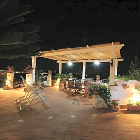 فندق مبيت وإفطار Dea Fortuna 4*